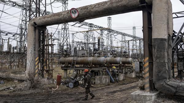 Arbeiter in einem Kraftwerk in der Ukraine (Archivfoto).