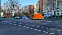 Mehrere Rettungswagen waren nach dem Unfall in der Zeppelinstraße vor Ort.