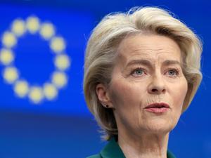 Ursula von der Leyen, Präsidentin der Europäischen Kommission, spricht bei einer Medienkonferenz zum Abschluss eines EU-Gipfels. 