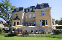 Die Villa Kellermann, Tim Raues Restaurant am Ufer des Heiligen Sees in Potsdam.