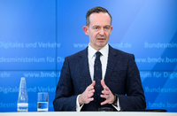 Bundesverkehrsminister Volker Wissing verteidigt das 9-Euro-Monatsticket.