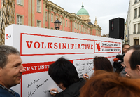Brandenburgs Landtagsabgeordnete unterschrieben in Potsdam einen Aufruf für eine Volksinitiative zur geplanten Kreisreform. Unterstützung gibt es nun auch von vier Potsdamer Wissenschaftlern.