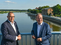 Vor harten Wochen in Brandenburg: Landesparteichef Michael Stübgen und CDU-Kanzlerkandidat Armin Laschet, hier an der Grenze zwischen dem polnischen Slubice und Frankfurt (Oder).