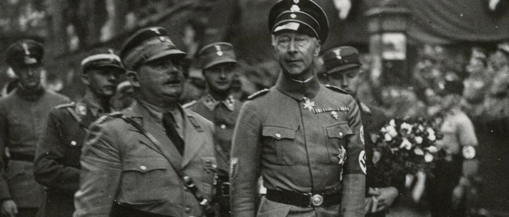 Ex-Kronprinz Wilhelm von Preußen (rechts) 1933 bei einer Kundgebung mit SA-Führer Ernst Röhm.