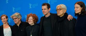 Die Jury der 68. Berlinale (v.l.): Cécile de France, Chema Prado, Stephanie Zacharek, Jurypräsident Tom Tykwer, Ryuichi Sakamoto "Moonlight"-Produzentin Adele Romanski. 