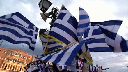 Kundgebung in Athen. Am Syntagma-Platz wird am 16. Februar für einen Schuldenschnitt gegenüber Brüssel demonstriert.