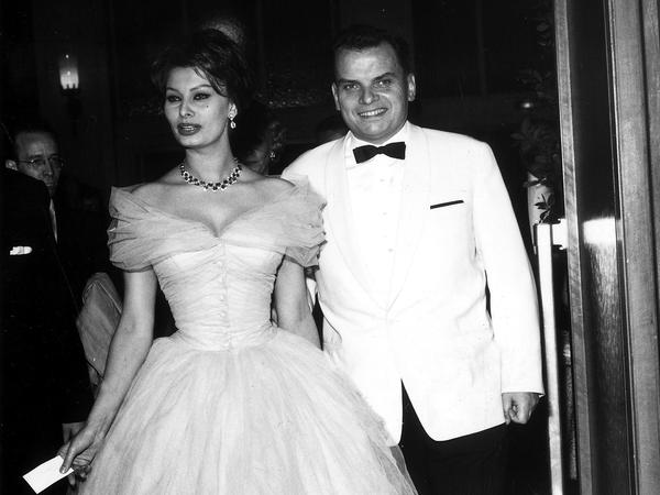 Juli 1959: Alfred Bauer begleitet Sophia Loren zum Berlinale-Filmball. 