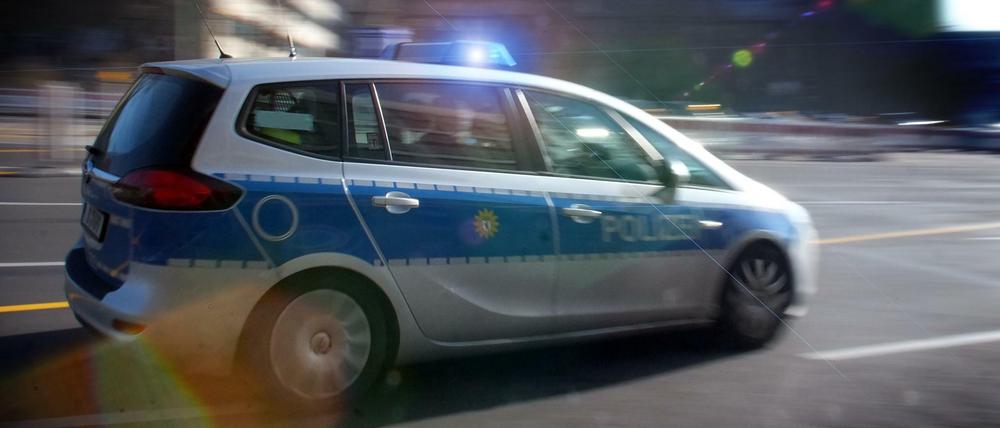 Polizeiwagen in Mitte. (Symbolbild)