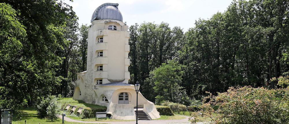 Der Potsdamer Einsteinturm im Wissenschaftspark auf dem Telegrafenberg. 