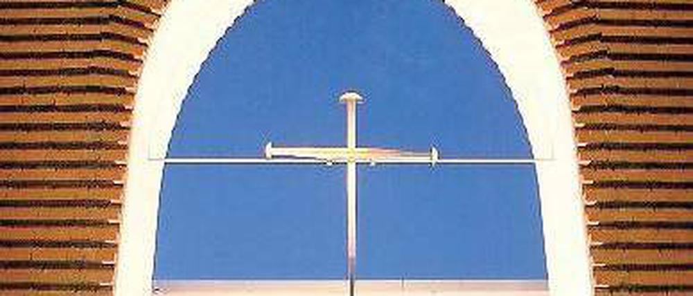 Das Nagelkreuz, weltweites Zeichen der Versöhnung, am Standort der Nagelkreuzkapelle in Potsdam.