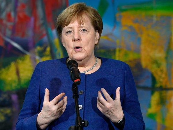 Bundeskanzlerin Angela Merkel (CDU) stellt in der Coronakrise massive Finanzhilfen in Aussicht.