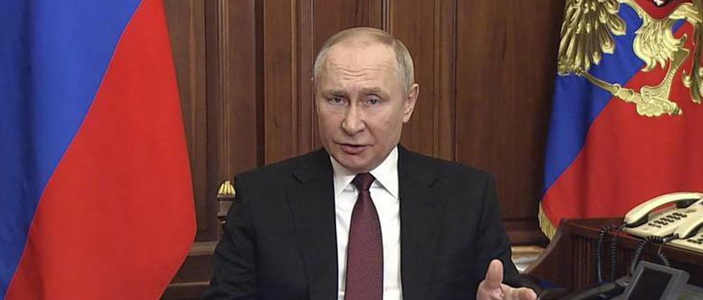 Russlands Präsident Putin äußert sich in seiner Fernsehansprache zu der "besonderen militärischen Operation". 