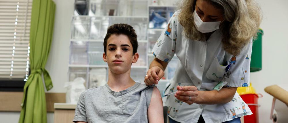 Das Gesundheitsministerium in Israel empfiehlt nun verstärkt die Impfung von 12- bis 15-Jährigen.