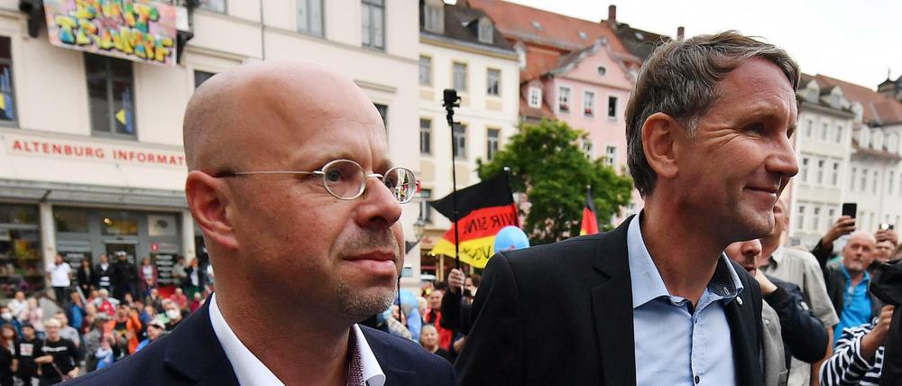 Kalbitz und Höcke bei einer AfD-Kundgebung.