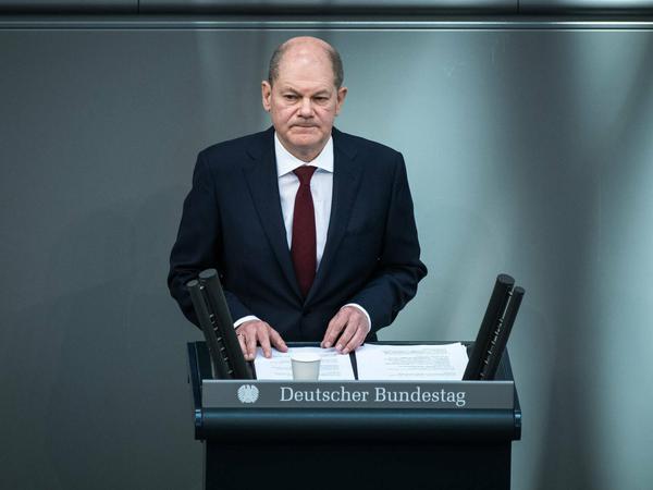 Bundeskanzler Olaf Scholz (SPD) bei seiner „Zeitenwende“-Rede am 27. Februar 2022 im Bundestag