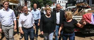 Der Besuch der Kanzlerin rückt die Nothilfe in den Vordergrund, hier in Bad Münstereifel. 