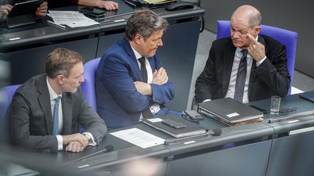 Nach dem Etat ist vor dem Etat: Finanzminister Christian Lindner, Wirtschaftsminister Robert Habeck und Kanzler Olaf Scholz.