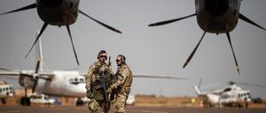 Bundeswehrsoldaten am Flughafen der malischen Stadt Gao.