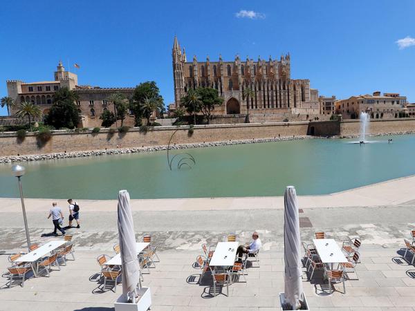 Der Tourismusbeauftragte der Bundesregierung, Thomas Bareiß, hält Sommerurlaub in vielen EU-Ländern für möglich, auch auf Mallorca, falls es dort kaum noch Neuinfektionen gibt. 