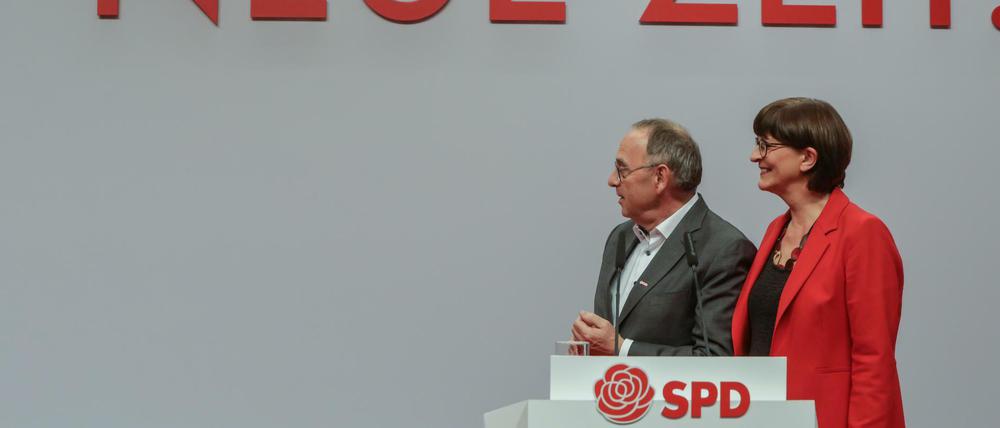 Saskia Esken und Norbert Walter-Borjans sind als SPD-Vorsitzende gewählt.