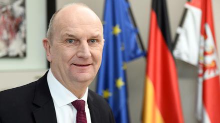Brandenburgs Ministerpräsident Dietmar Woidke (SPD) warnt, ein hohes Tempo beim Kohleausstieg werde die Rechtspopulisten im Osten weiter stärken