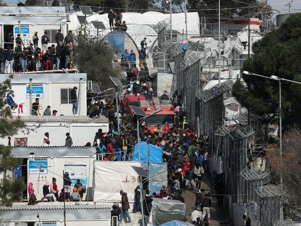 Völlig überfüllt: Ursprünglich war das Camp Moria auf Lesbos für 3000 Flüchtlinge ausgelegt, inzwischen hausen hier mehr als 20.000 Menschen. 