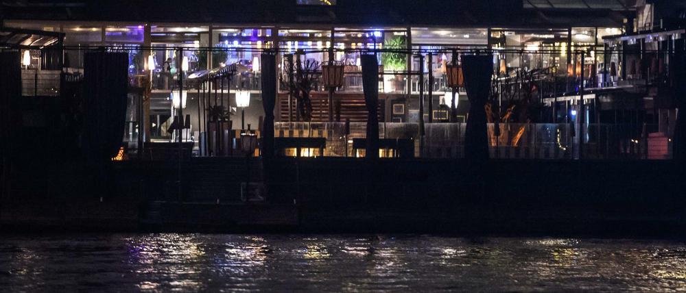 Spurensuche im Nachtclub Reina am Bosporus-Ufer in Istanbul nach der tödlichen Attacke in der Neujahrsnacht.