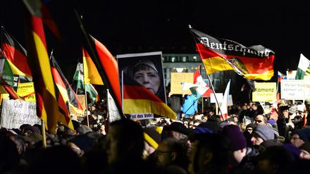Seit Monaten demonstrieren Pegida-Anhänger Montags in Dresden.