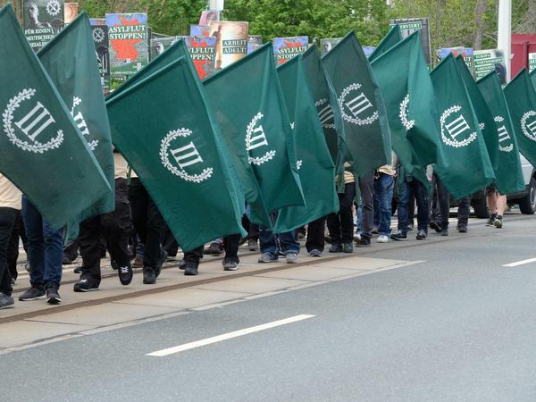 Neonazi-Aufmarsch der Partei "Der III. Weg" am 1. Mai in Plauen. 