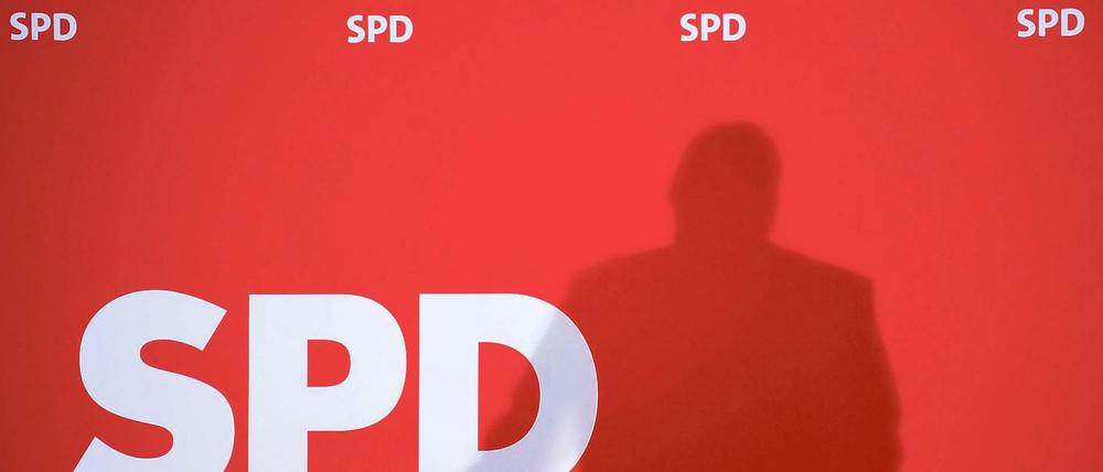 Aus der SPD-Spitze hieß es, Parteichef Sigmar Gabriel sei entsetzt über die Vorgänge.