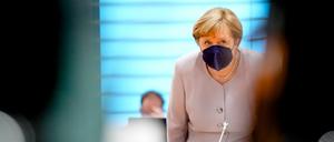 Angela Merkel (CDU) kommt zur wöchentlichen Kabinettssitzung der Bundesregierung im Kanzleramt in Berlin.