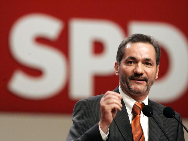 Matthias Platzeck im November 2005, er wird mit 99,4 Prozent der Stimmen SPD-Bundesvorsitzender.