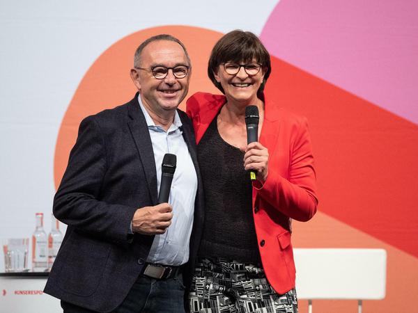 Norbert Walter-Borjans und Saskia Esken bewerben sich ebenfalls für den SPD-Parteivorsitz.
