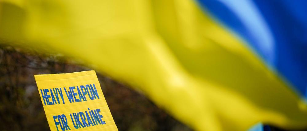 Bei einer Kundgebung vor dem Kanzleramt wurde kürzlich mehr Unterstützung für die Ukraine gefordert. 