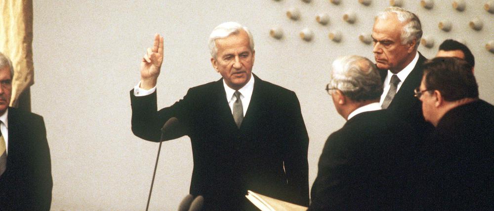Richard von Weizsäcker bei seiner Vereidigung zum Bundespräsidenten am 1. Juli 1984