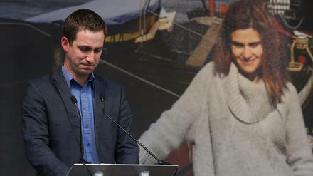 Brendan Cox, Witwer der ermordeten Labour-Abgeordneten Jo Cox, vor einem Foto seiner Frau 