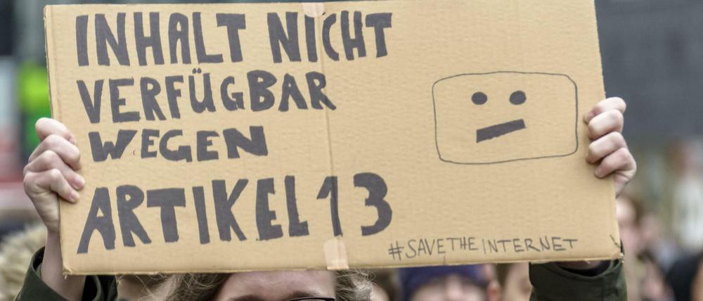 Demonstration gegen die EU-Urheberrechtsreform zum Artikel 13 in Berlin