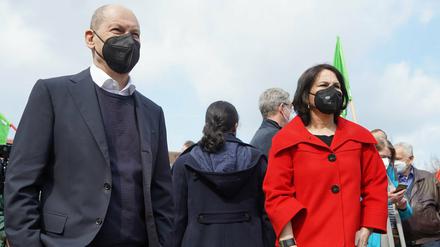 Olaf Scholz (SPD) und Annalena Baerbock (Grüne) kamen zu einer Kundgebung des DGB.