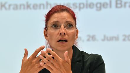 Unter Druck: Brandenburgs Gesundheitsministerin Diana Golze (Linke) hat angekündigt das Behördenversagen im Medikamentenskandal umfassend aufzuklären.