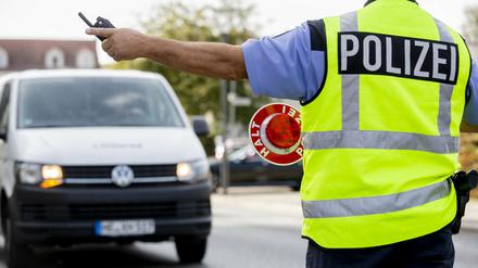 Bei der sogenannten Schleierfahndung dürfen Autofahrer auch verdachtsunabhängig zur Kriminalitätsbekämpfung angehalten werden. 
