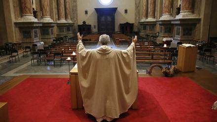 Gottesdienste mit Publikum sind derzeit sogar in Italien verboten. 