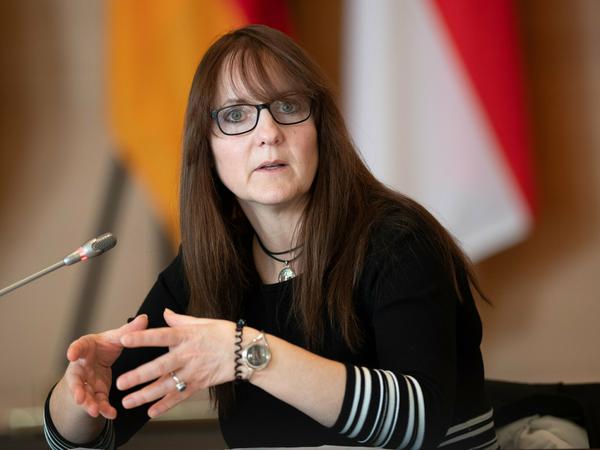 Brandenburgs Finanz- und Europaministerin Katrin Lange (SPD) sieht die Sanktionen kritisch
