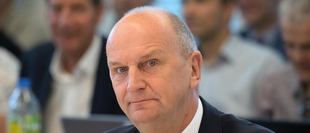Die rot-rote Regierung von Brandenburgs Ministerpräsident Dietmar Woidke (SPD) steht unter Druck.