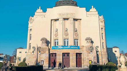 Mehr Geld für die Kultur. Das Staatstheater Cottbus ist das einzige staatliche Theater in Brandenburg. Die Theater- und Orchesterlandschaft soll laut Woidke auf gesicherte Füße gestellt werden. Die Trägerstädte sollen „mehrere Millionen Euro mehr“ erhalten.