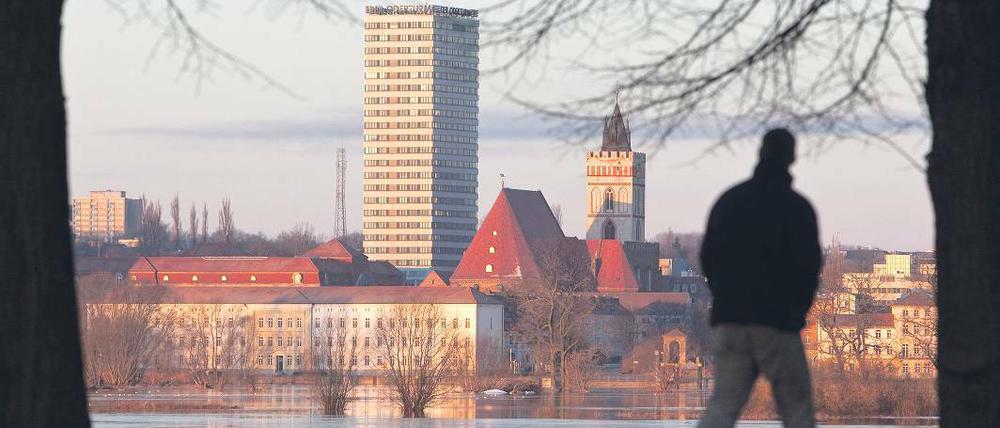 Geblieben. Martin Wilke ist mit Frankfurt sehr verbunden. Er liebt seine Heimatstadt und ist auch aus diesem Grund nach der Wende nicht weggegangen.