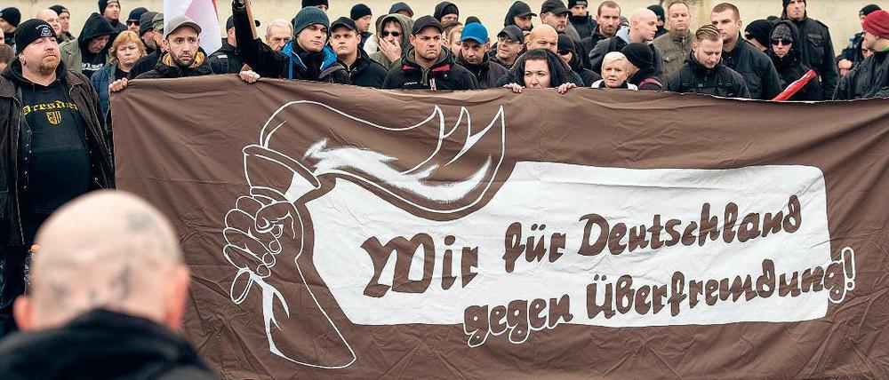 Aufmarschiert. Seit einigen Wochen läuft in Brandenburg eine Neonazi-Kampagne unter dem Motto: „Ein Licht für Deutschland.“