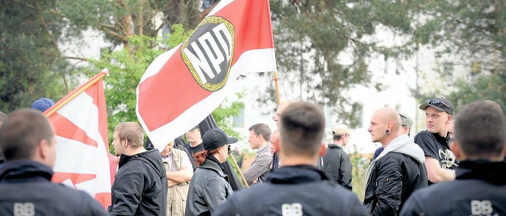 Immer präsenter. Bei Veranstaltungen von Rechtsextremisten in Brandenburg wurden 2015 bereits mehr als 4000 Teilnehmer gezählt.