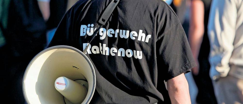 Organisiert. Eric U. lief zuletzt mit „Bürgerwehr Rathenow“-Shirts bei Anti-Asyl-Demos mit.