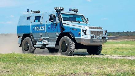 Panzerpolizei. Solch ein Wagen vom Typ „Survivor R“ soll ab Anfang 2018 bei der Brandenburger Polizei im Einsatz sein. 
