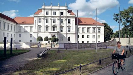 Noch mehr Wahlen. Am Sonntag wird unter anderem auch entschieden, wer als neuer Bürgermeister die Stadt Oranienburg regiert – und in das Barockschloss einzieht, den Sitz der dortigen Stadtverwaltung.